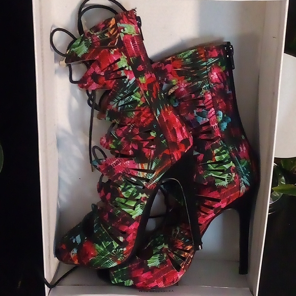 Qupid size 8 multi color heels - Picture 3 of 6